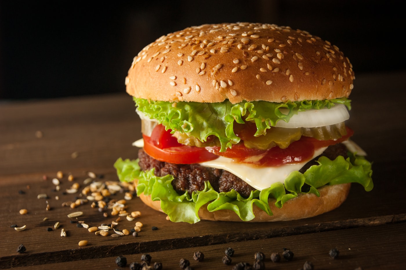 Hamburguesa Angus Supreme con pan de sésamo